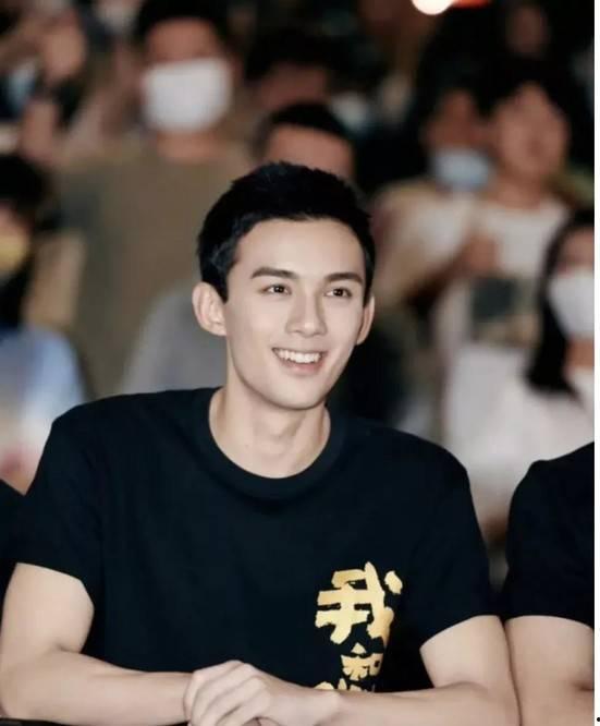 娱乐圈吃瓜吴磊图片高清,娱乐圈吃瓜群众热议不已