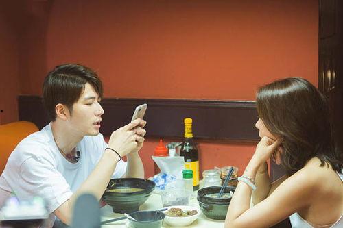 娱乐吃瓜恋爱视频,揭秘明星恋爱幕后故事