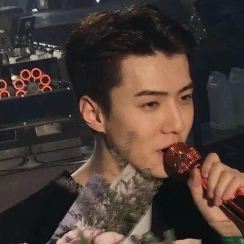 娱乐圈吃瓜抖音背景图片,揭秘抖音背景下的吃瓜盛宴